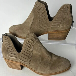 Vince Camuto Prism2 Split Shaft Whipstitch Suede Ankle Boots Back Zip Size 8.5M
